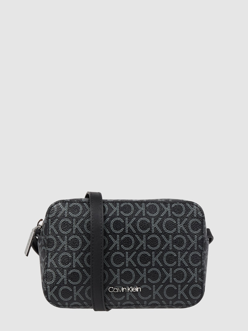Crossbody Bag mit Logo-Muster in schwarz