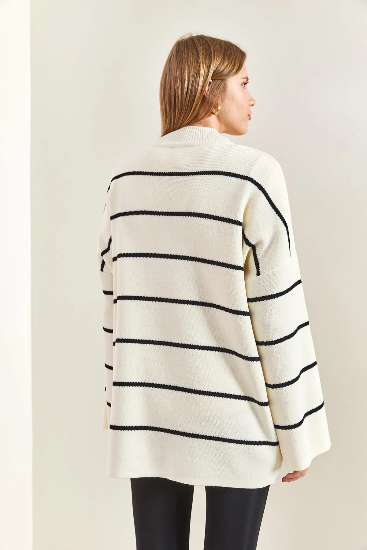 Bianco Lucci  Gestreifter Oversize-Strickpullover für Damen mit Rollkragen