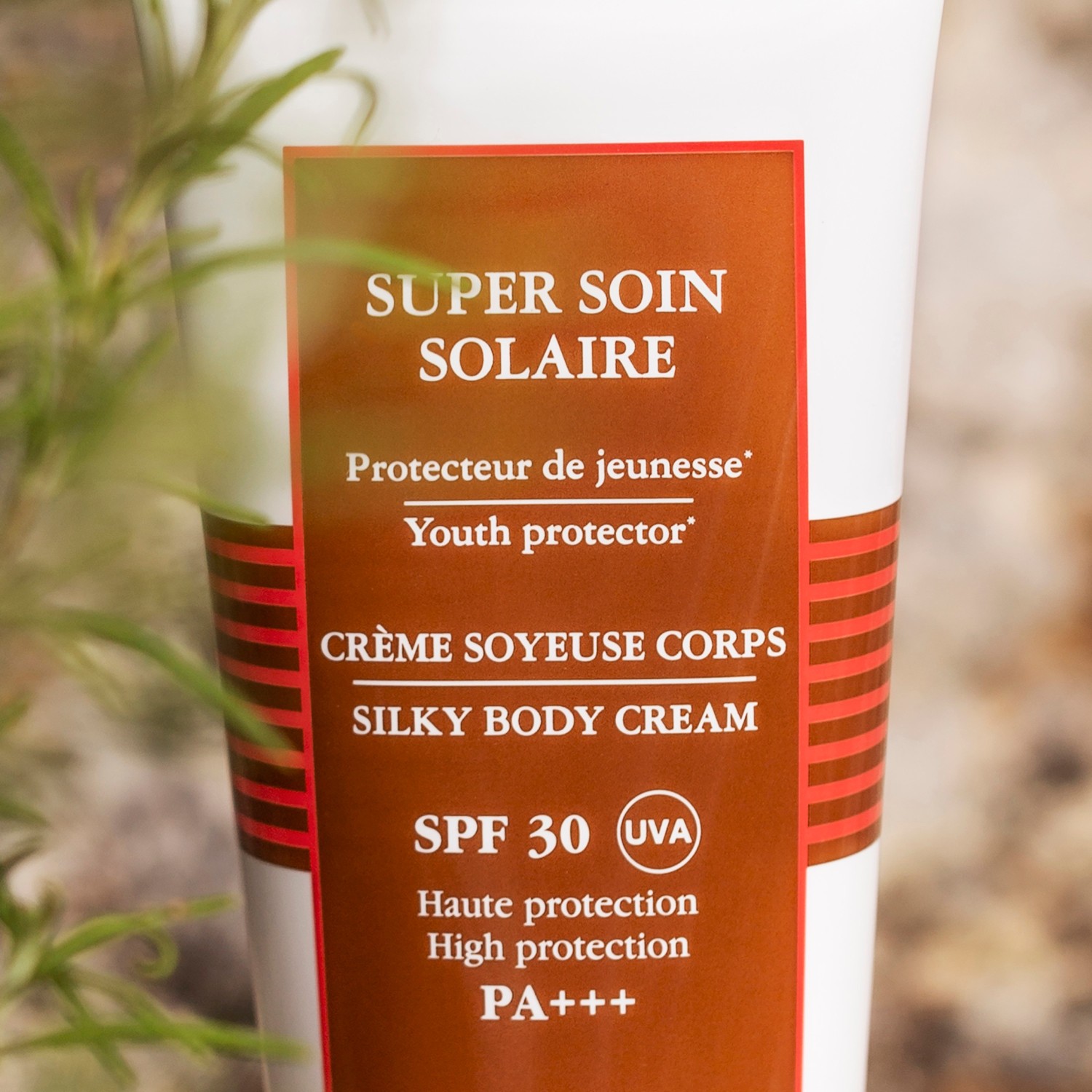 Sisley Youth zaštitna krema za tijelo SPF 30+