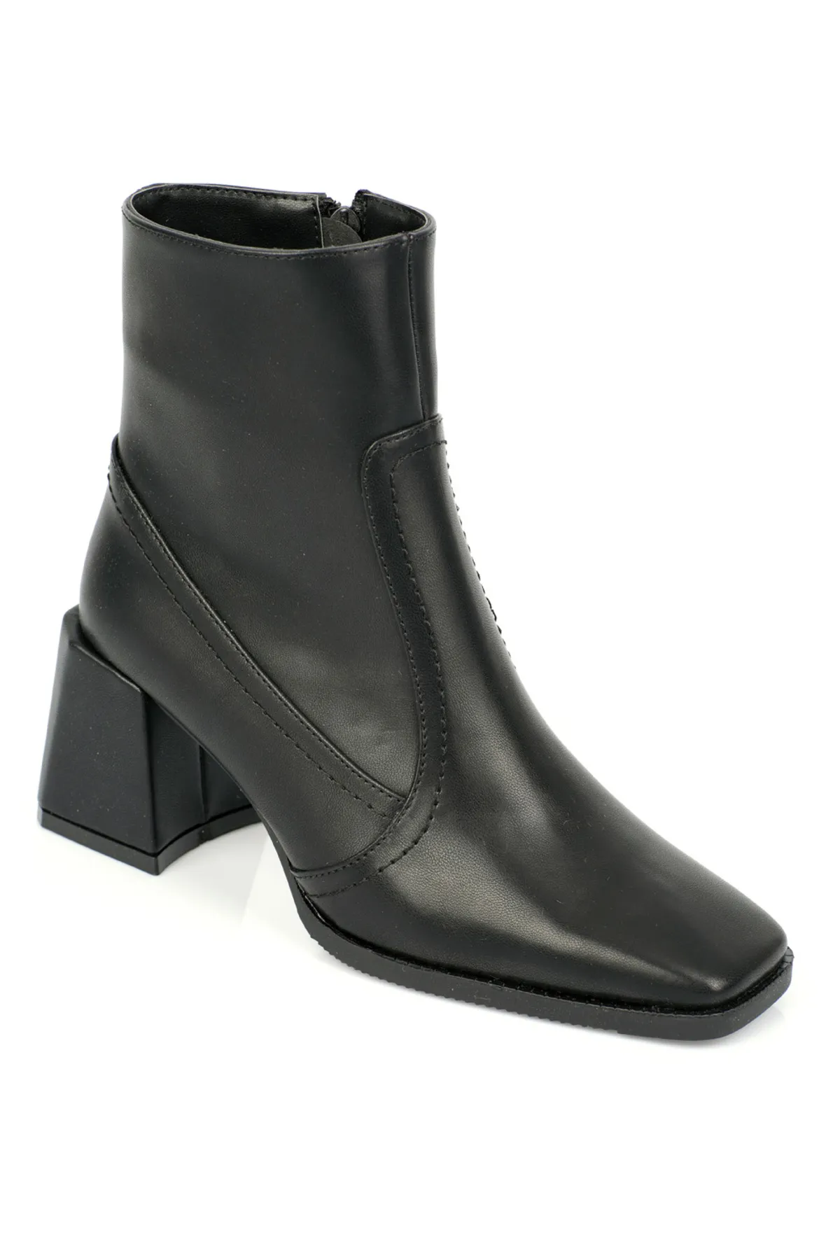 Capone Outfitters  Damenstiefel mit stumpfer Zehenpartie und seitlichem Reißverschluss