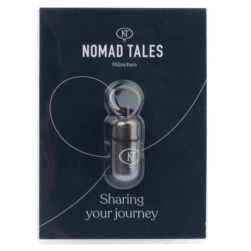 Nomad Tales Calma Adressanhänger zu TOP-Preisen