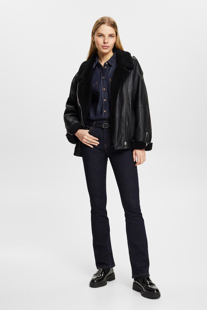 Bootcut Jeans in Skinny-Passform