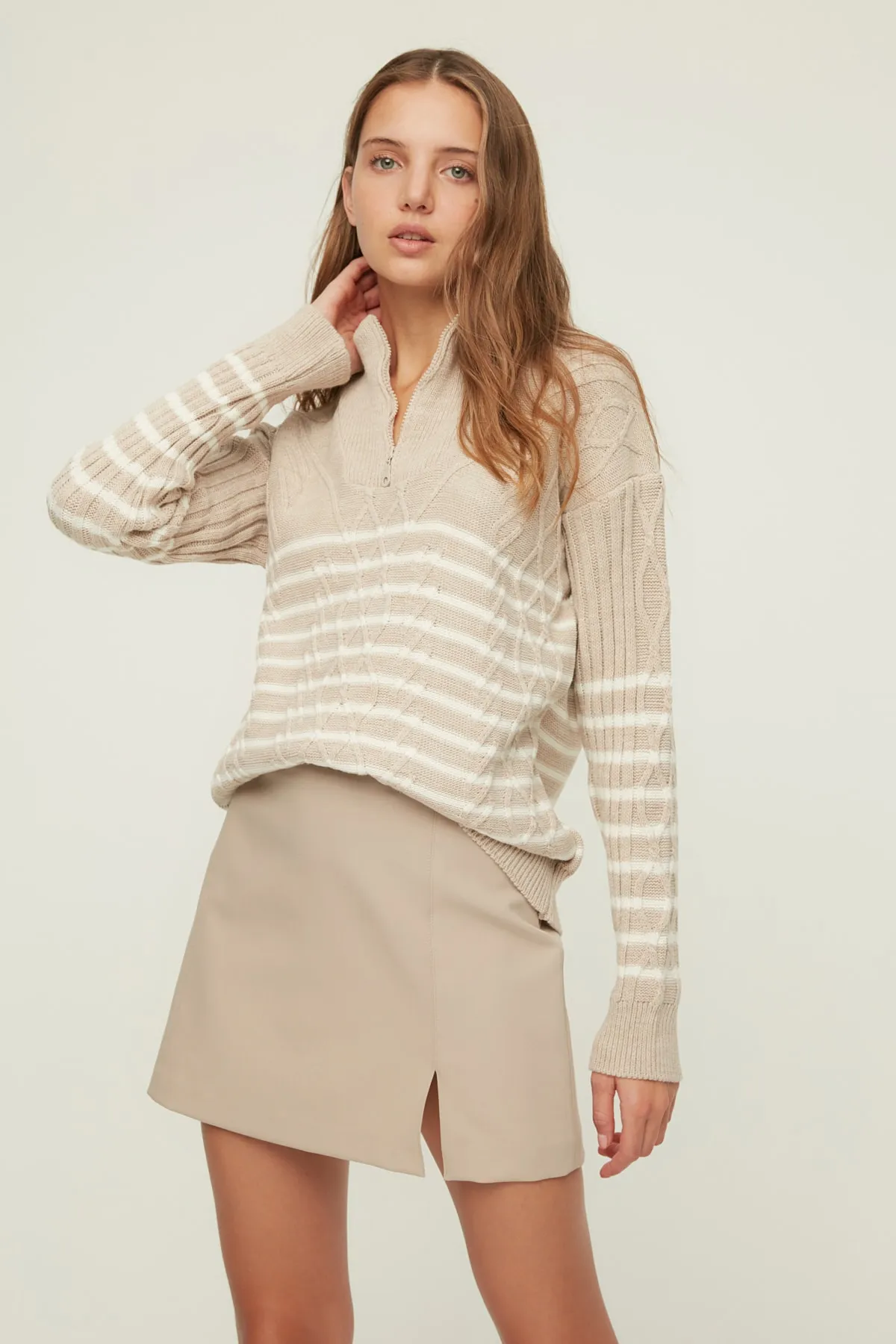 Trendyol Collection  Beiger Strickpullover mit weiter Passform TWOAW22KZ0020