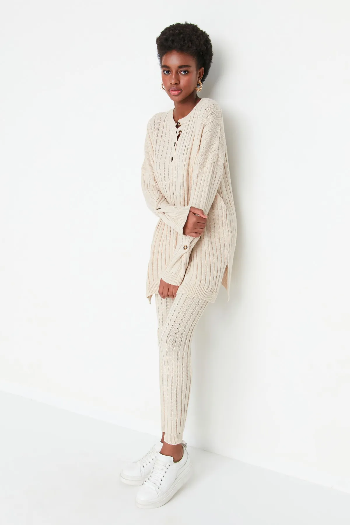 Trendyol Collection  Beige Cordhose Strickoberteil und -unterteil-Set TWOAW22AU0039