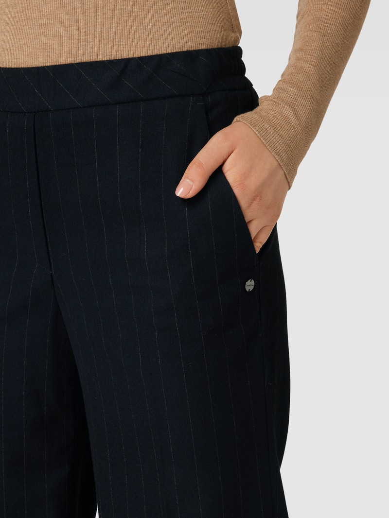 Stoffhose mit Viskose-Anteil und Nadelstreifen in schwarz