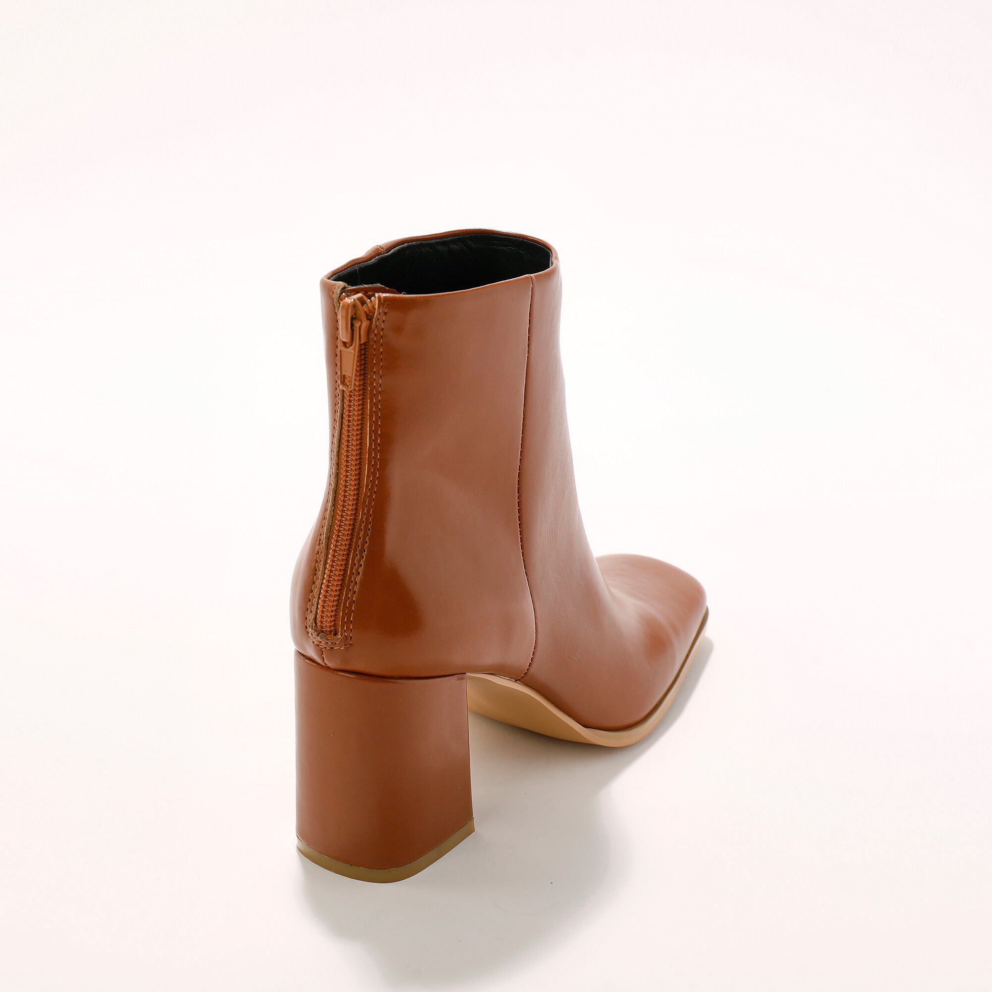 Boots à talon à bout carré