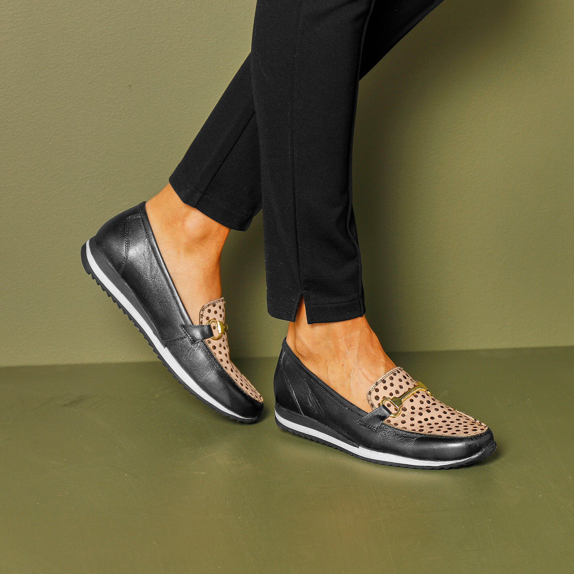 Mocassins compensés cuir souple largeur confort