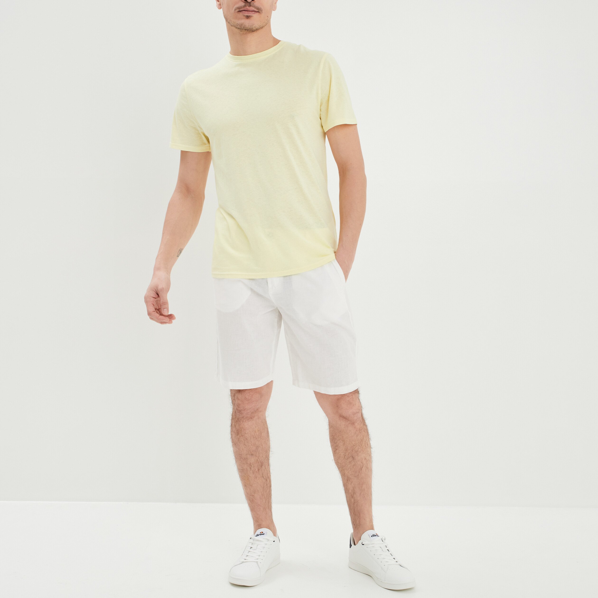 T-shirt manches courtes en mélange lin jaune clair homme | La Halle