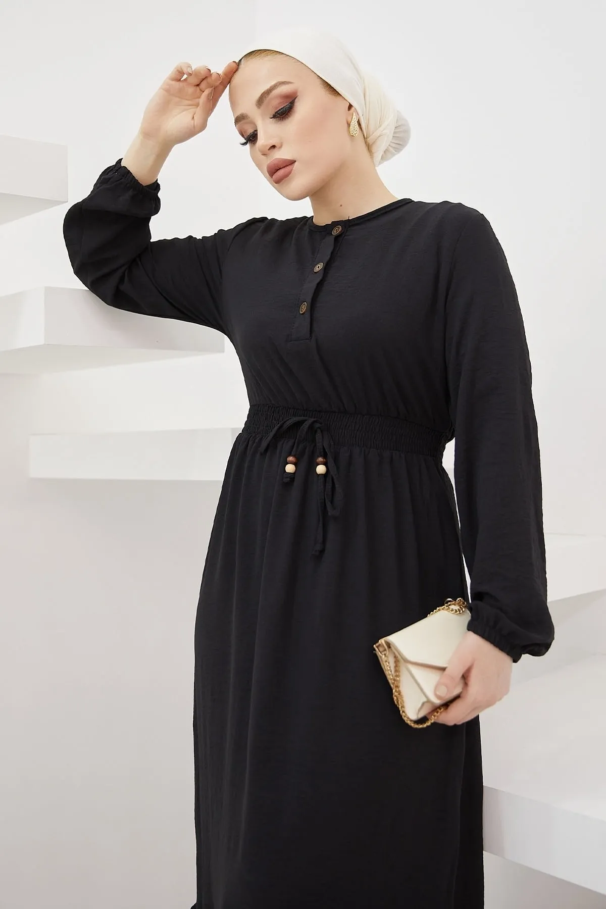InStyle  Tena Ayrobin-Kleid mit elastischer Taille – Schwarz