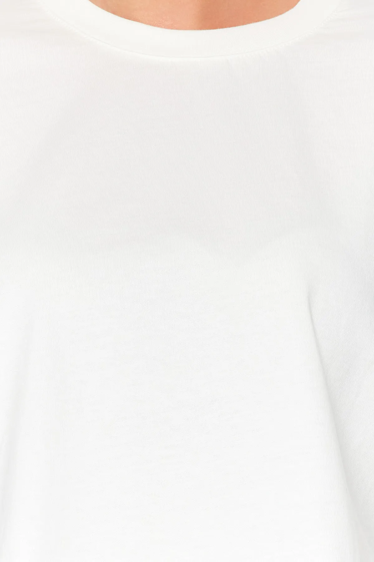Trendyol Collection  Hochwertiges, kurz geschnittenes Strick-T-Shirt aus 100 % ecrufarbener Baumwolle TWOSS23TS00038
