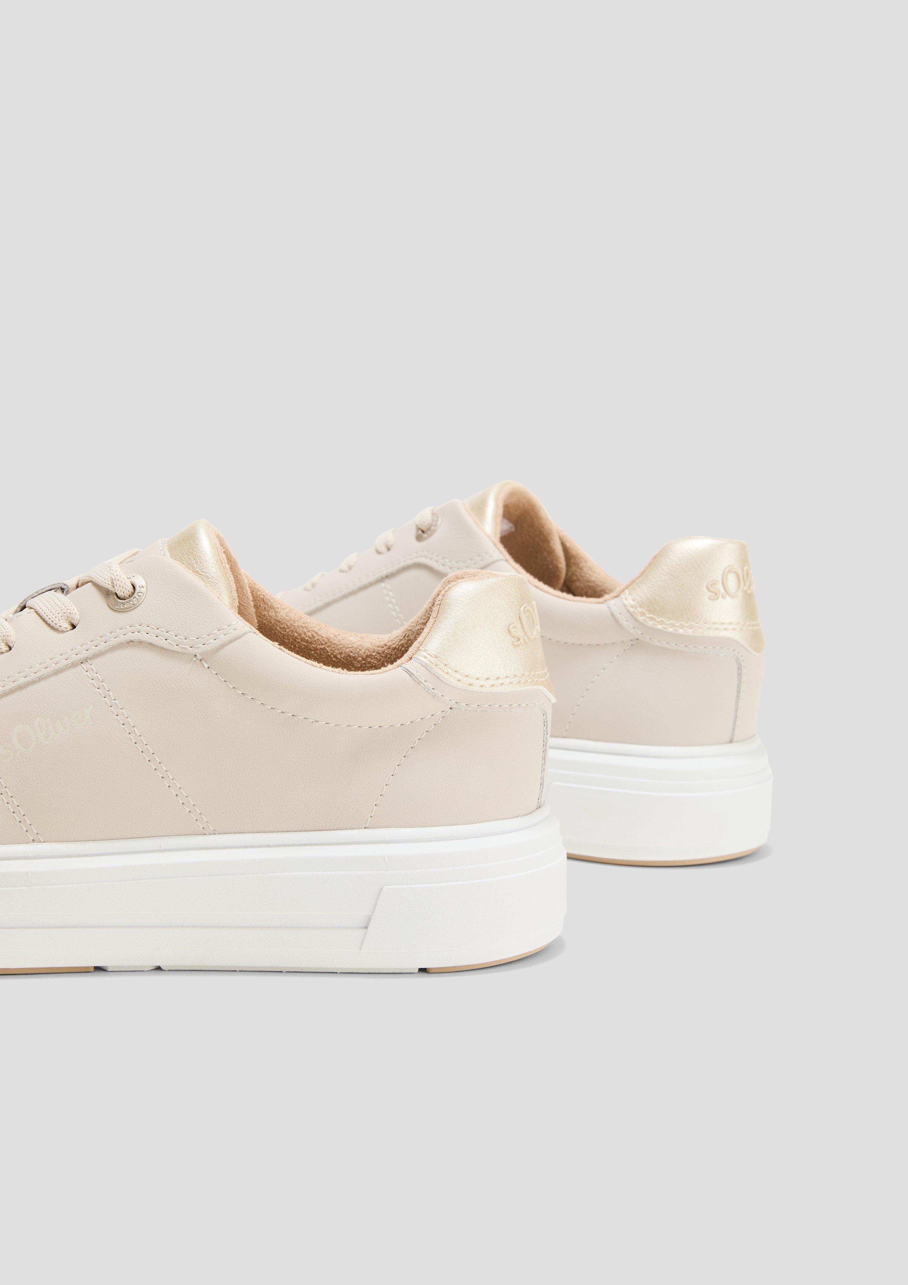 Sneaker in cleanem Design  6008798-400