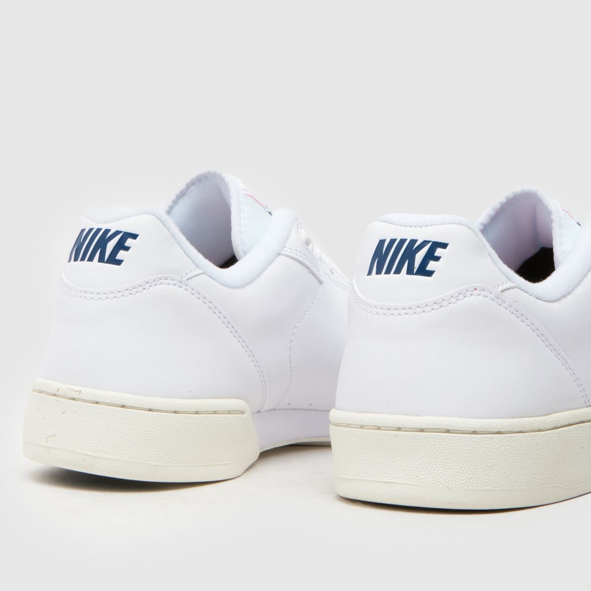 Superge Nike Grandstand II v beli barvi