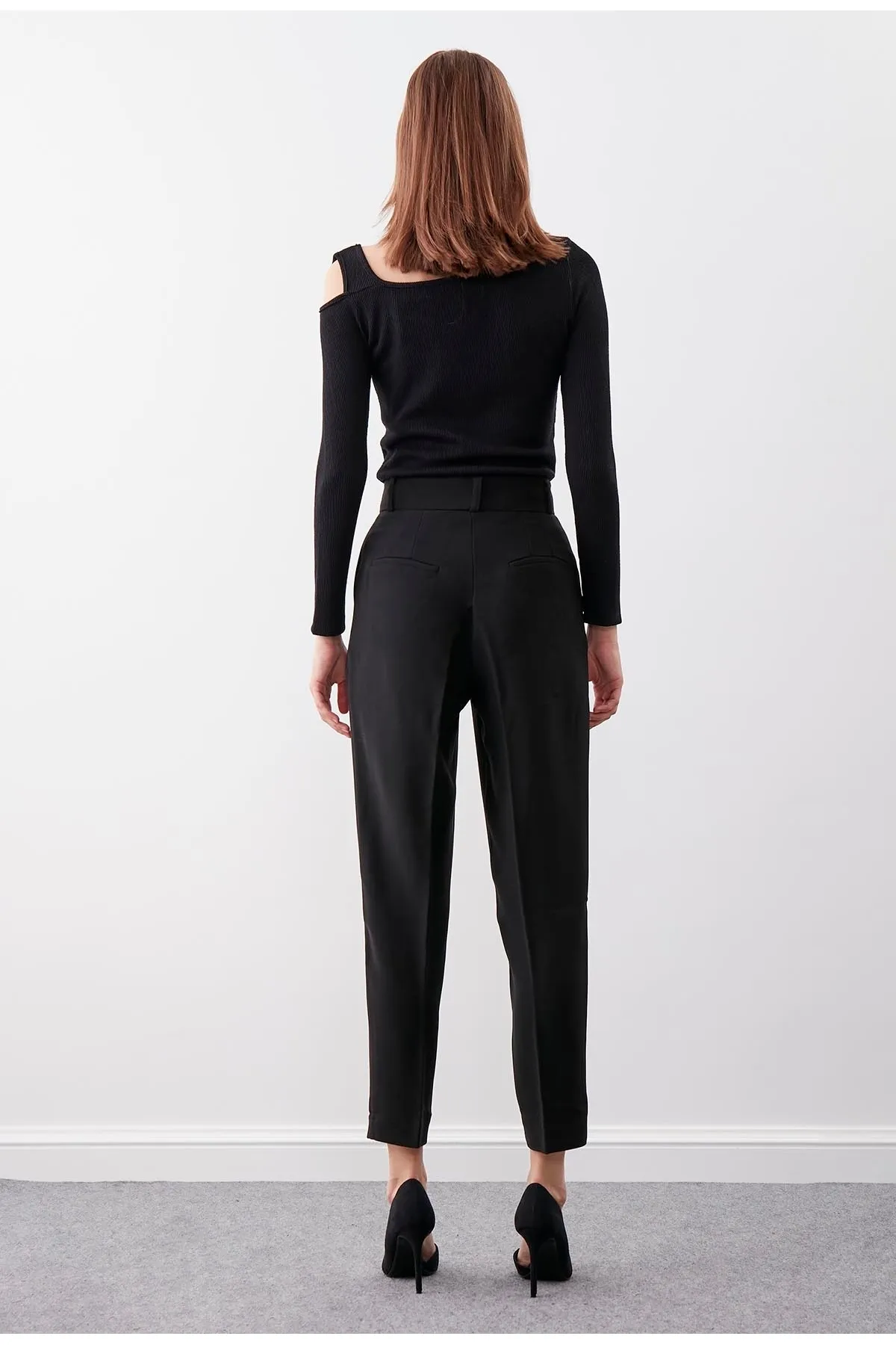 Vitrin  Karottenhose mit zwei Knöpfen