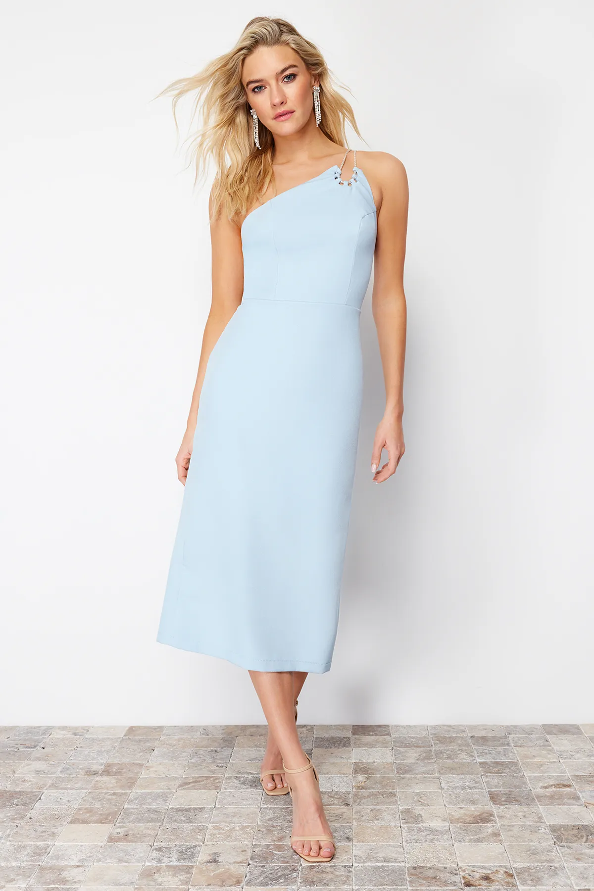 Trendyol Collection  Hellblaues, glänzendes, mit Steinen verziertes, stilvolles, gewebtes Abendkleid