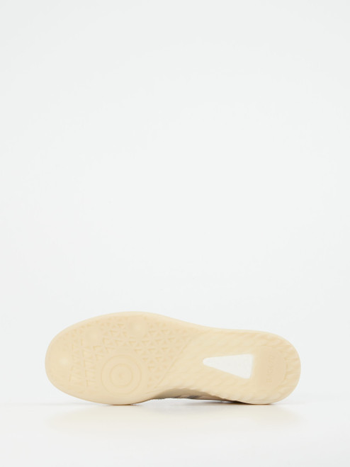 Sneaker-16637940073 Back 70