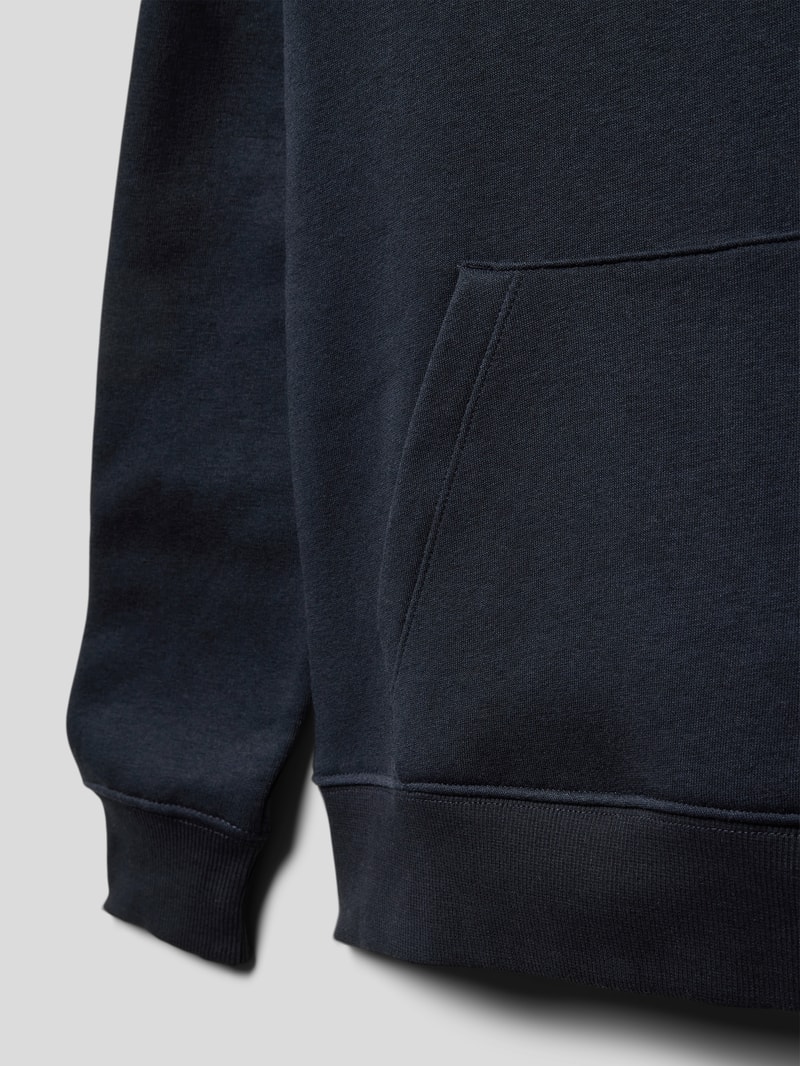 Hoodie mit Label-Print in marineblau