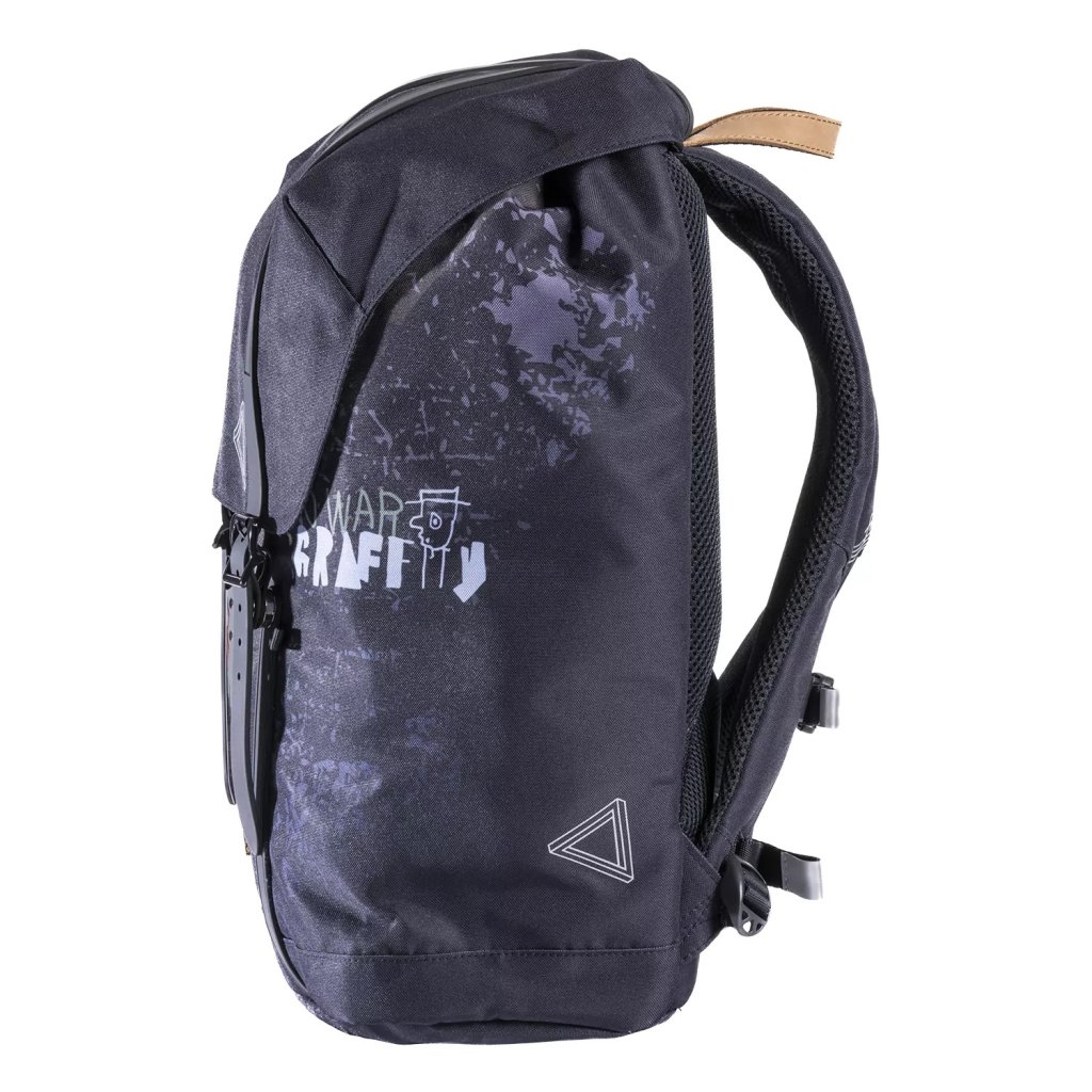 Frii of Norway Ergonomischer Schulrucksack 30L Black Graffiti