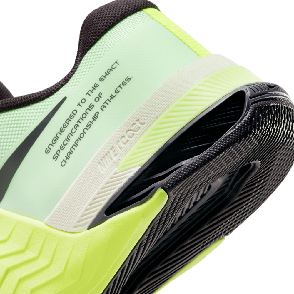 Nike Metcon 8 DO9328-300 / grün