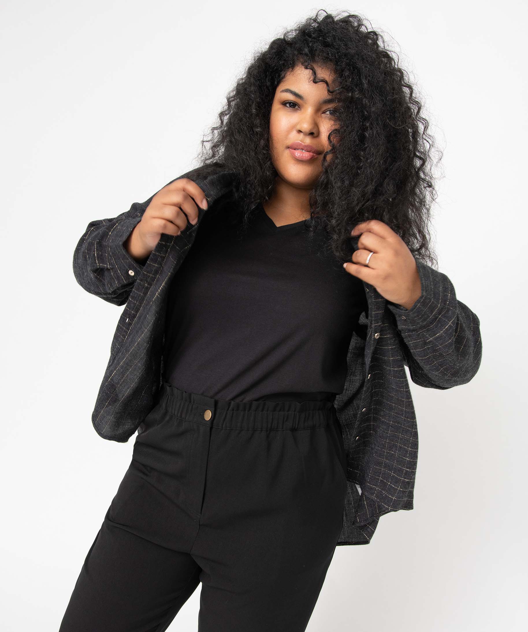 Tee-shirt femme grande taille avec col V noir | GEMO