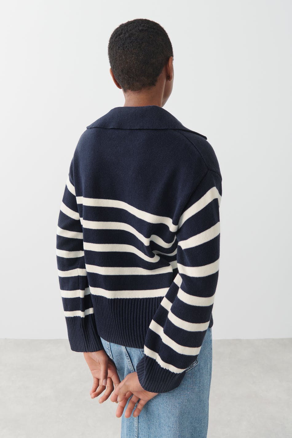 Knitted collar sweater