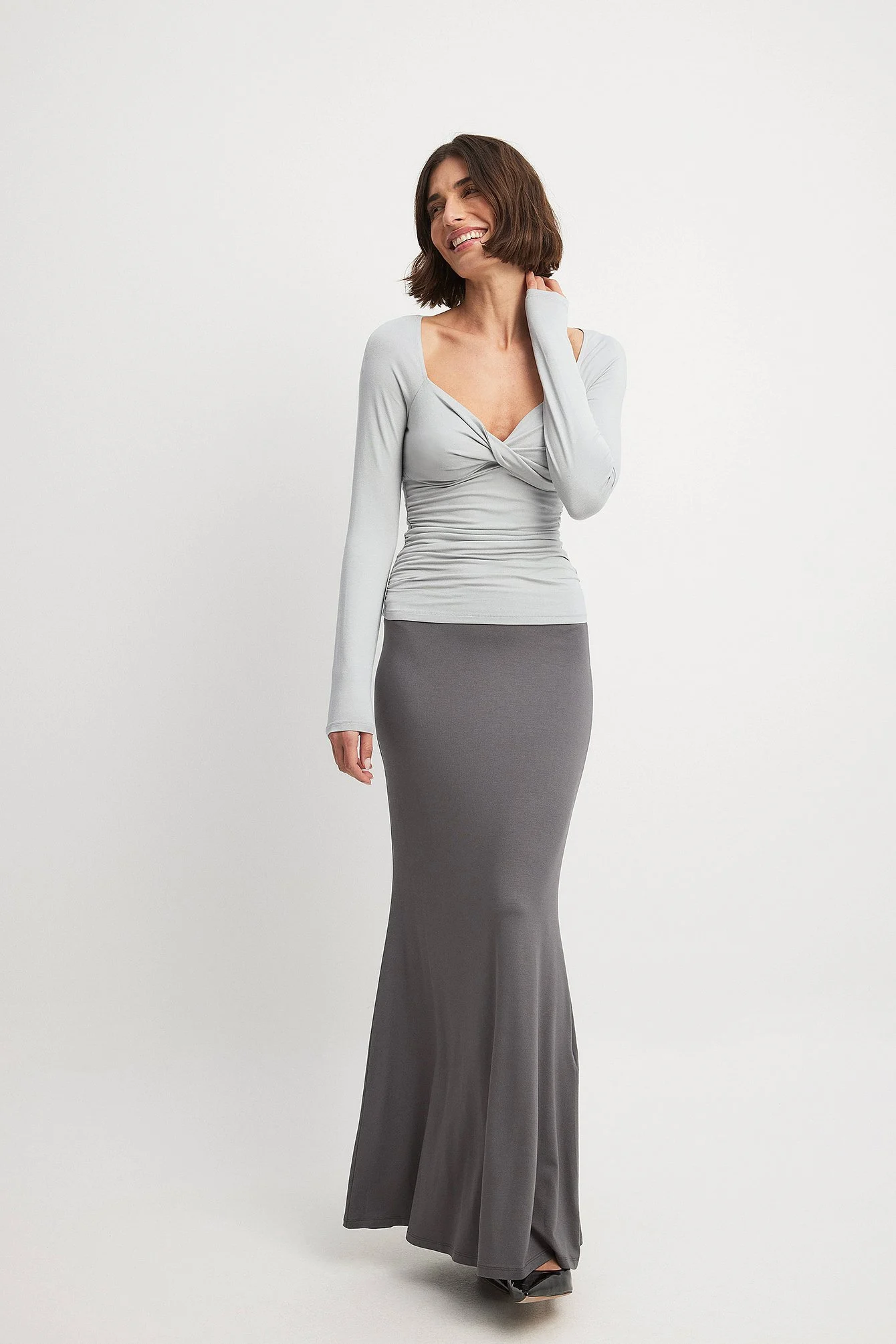 Soft Line Front Twist Long Sleeve Top