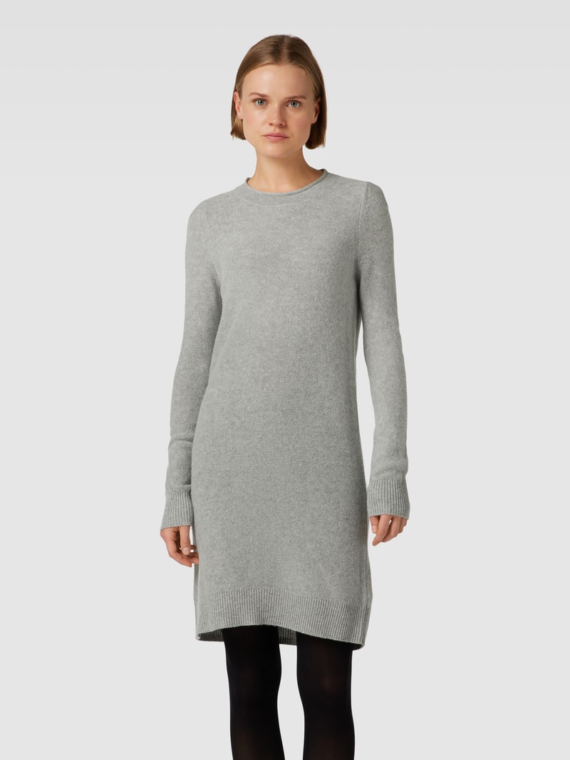 Knielanges Strickkleid mit geripptem Rundhalsausschnitt in mittelgrau meliert