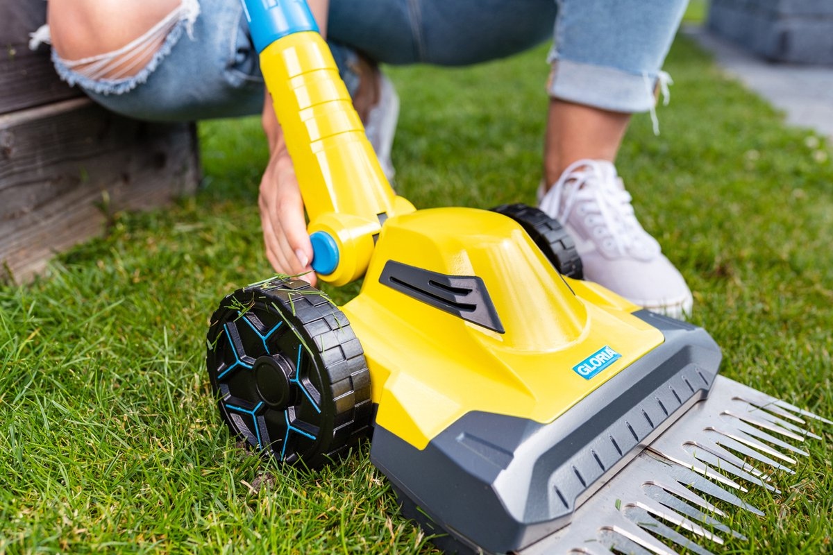 Gloria 001301.0000 FineCut 18 V-os kompakt fűnyíró és szegélynyíró akkumulátor és töltő nélkül