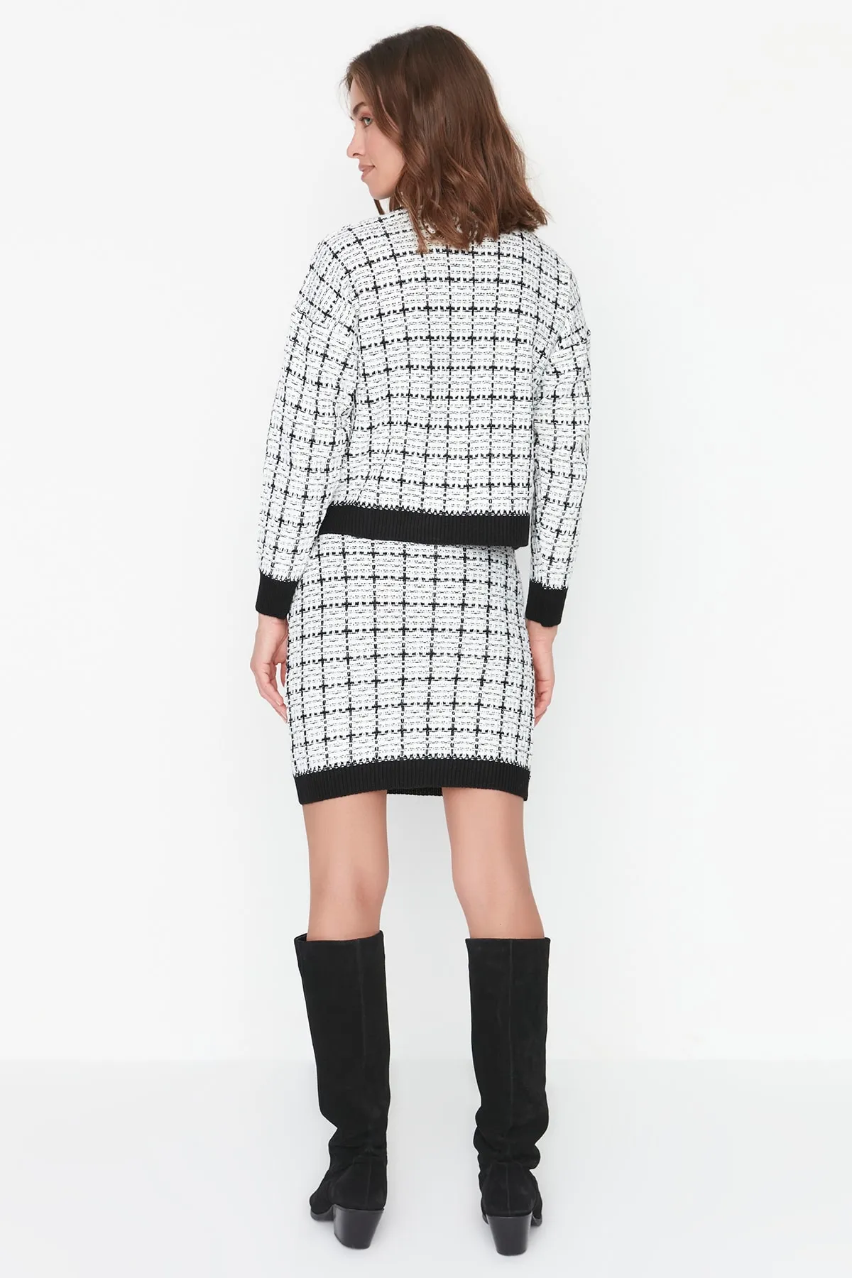 Trendyol Collection  Schwarzes Set aus Oberteil und Unterteil in Tweed-Optik mit Glitzer-Strickrock TWOAW21AU0003