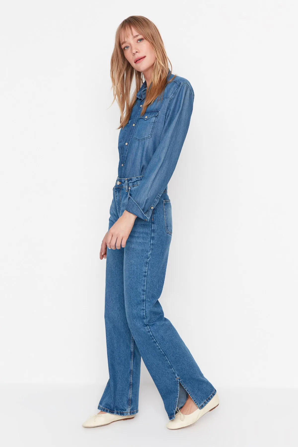 Trendyol Collection  Blaue, nachhaltigere Jeans mit hoher Taille und weitem Bein im 90er-Stil TWOAW23JE00368