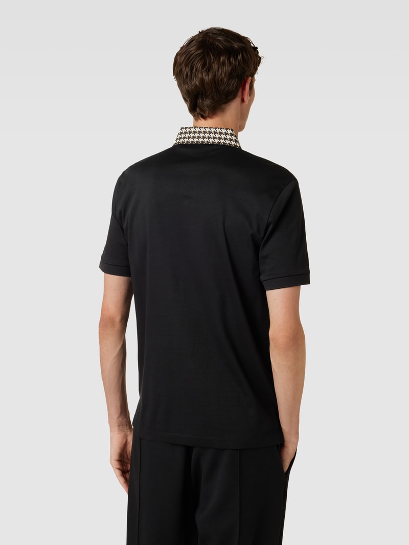 Poloshirt mit Label-Details Modell 'Parlay' in schwarz
