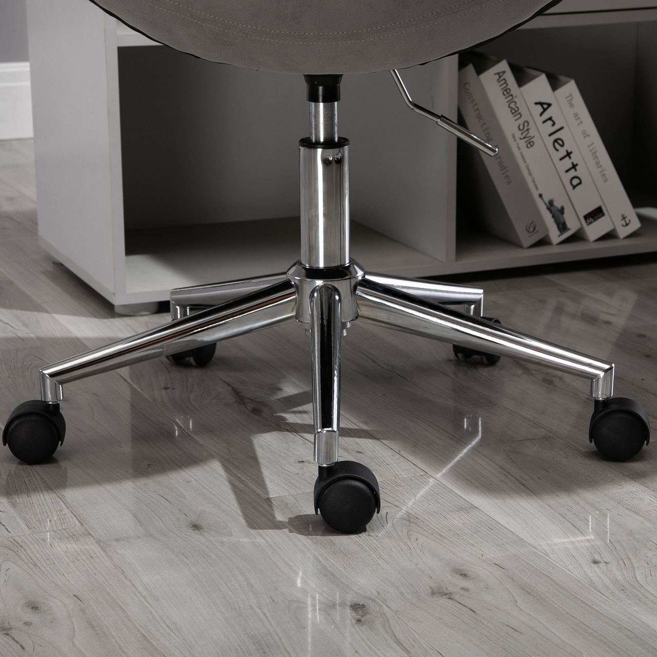 HOMCOM Bürostuhl Drehstuhl Schreibtischstuhl höhenverstellbar 360° drehbar Mikrofaser Schaumstoff Hellgrau 60x 60x90 cm