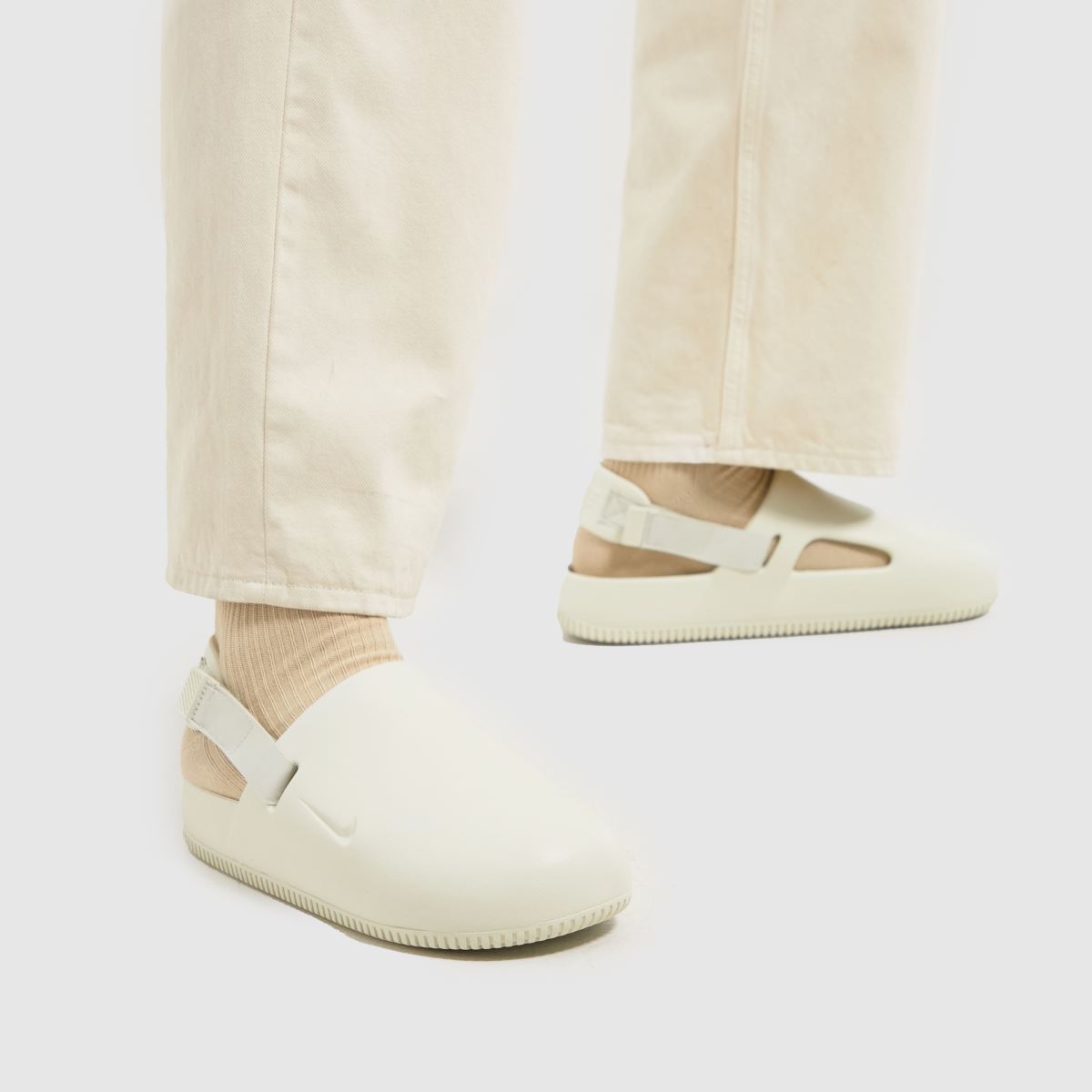 Nike – Calm mule-sandaler i benvitt
