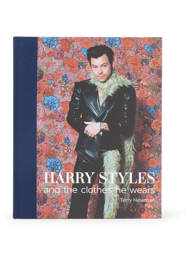Harry Styles și hainele pe care le poartă