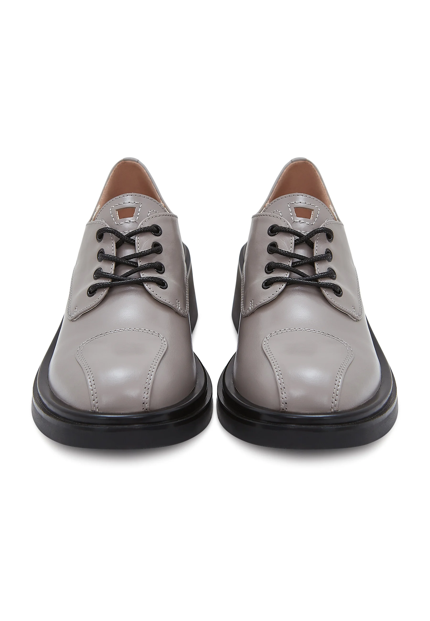 Zapatos con cordones de Cesare Gaspari