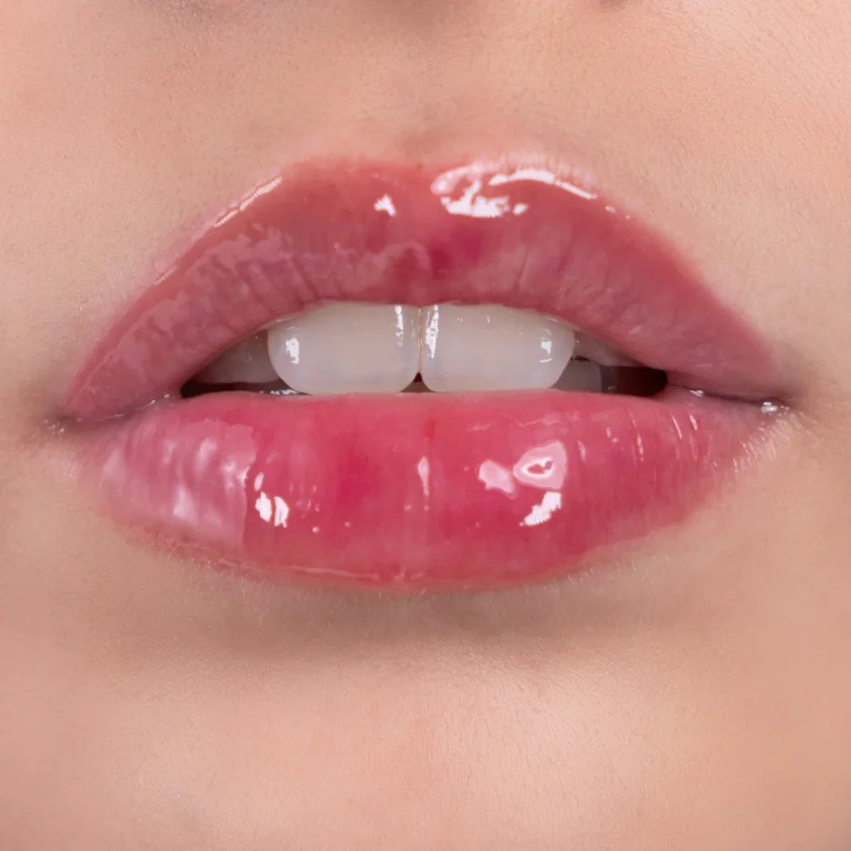 GOSSIP GLOSS Lesk na pery