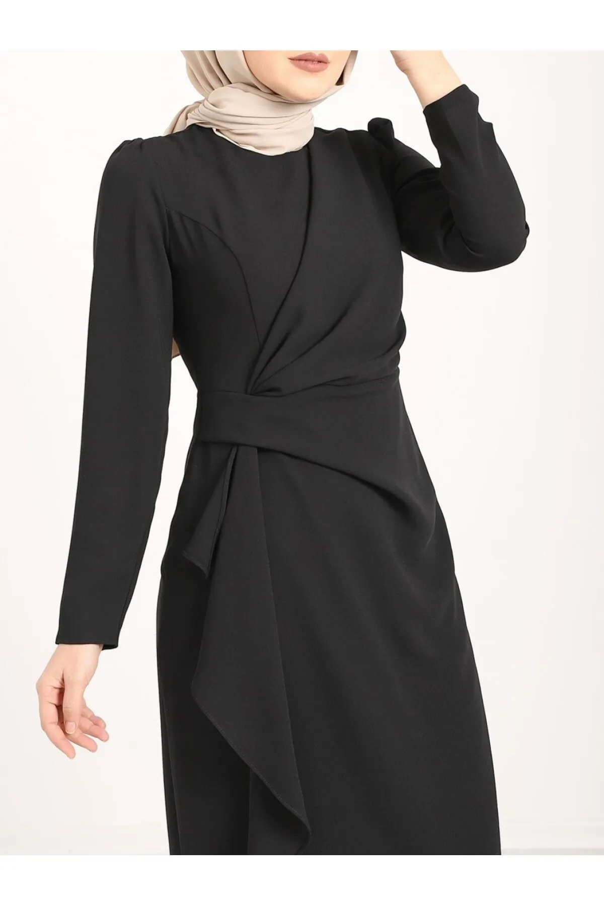 Modamorfo  Asymmetrisches Kreppkleid mit Aller-Front und Rock
