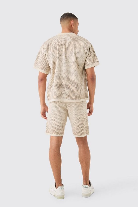 Kastiges Strick-Hemd und Shorts