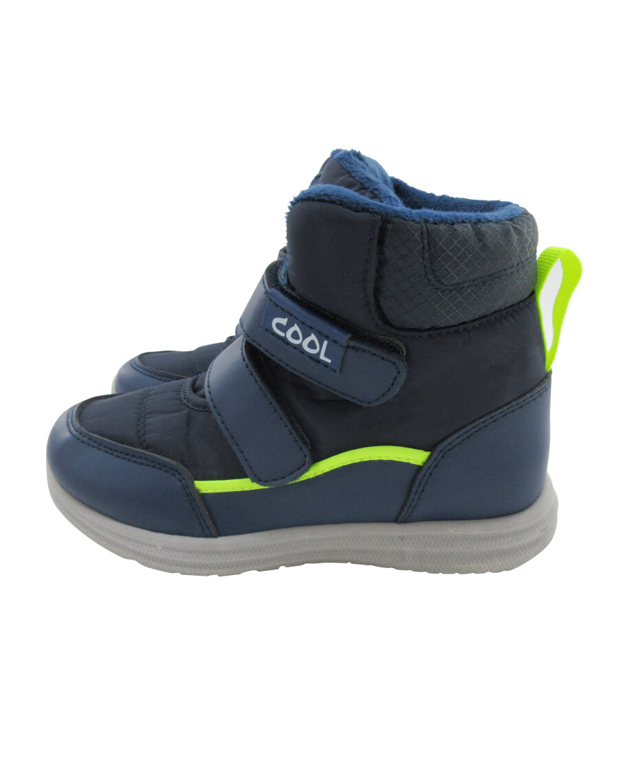 Boots mit Neondetails