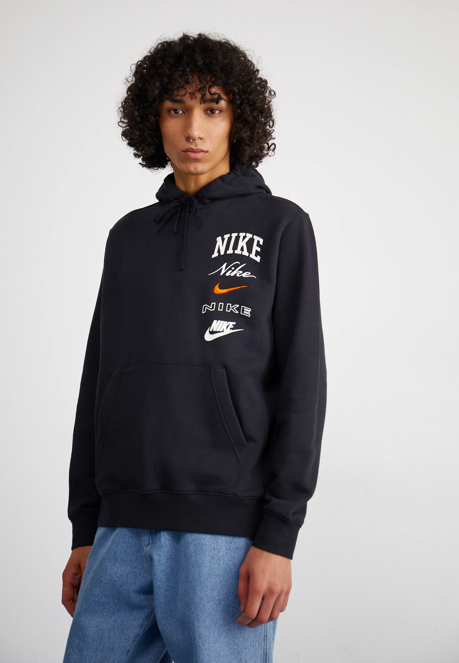 Nike Sportswear CLUB STACK - Sudadera con capucha