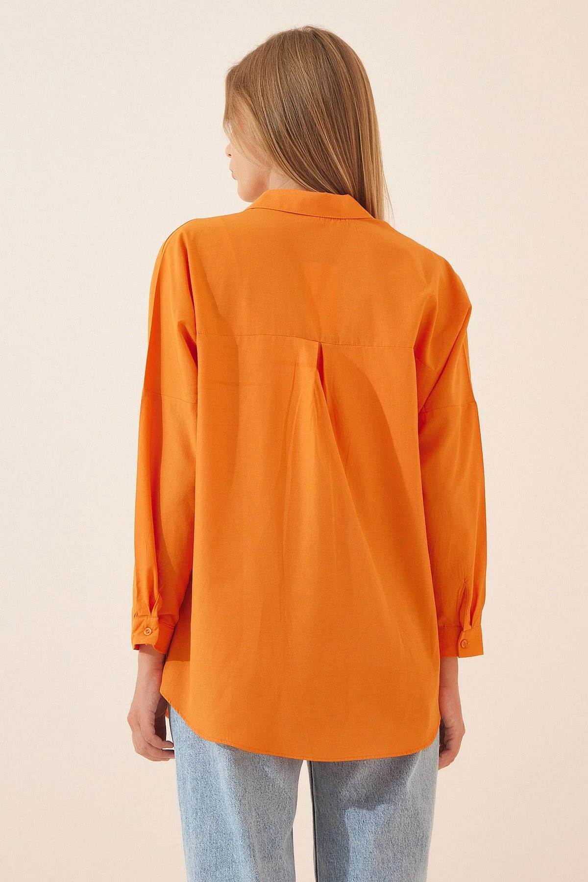 Happiness İstanbul  Helloranges Oversize Long Basic Shirt für Damen DD00842