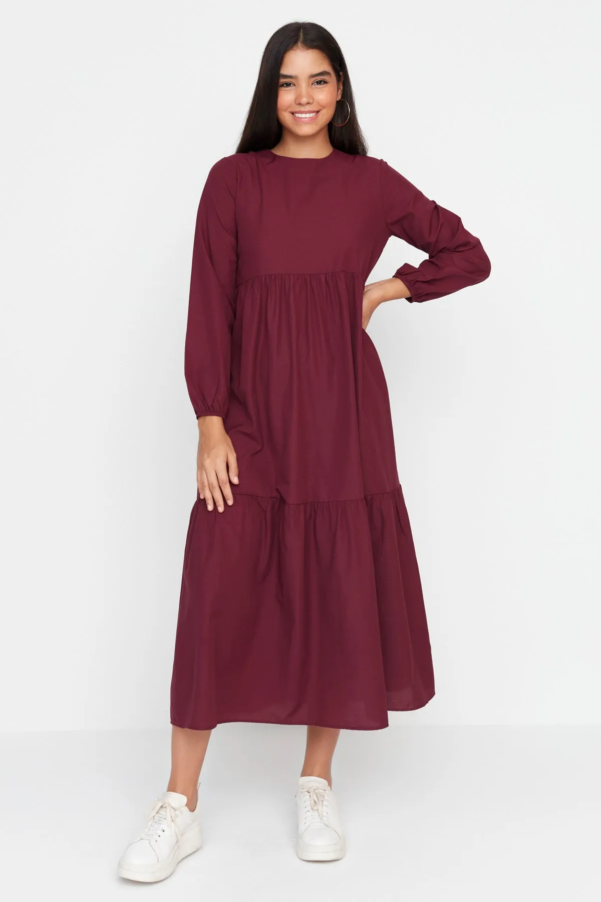 Trendyol Modest  Pflaumenfarbenes, gewebtes Kleid aus Baumwolle mit weitem Schnitt und Raffung TCTSS21EL3406