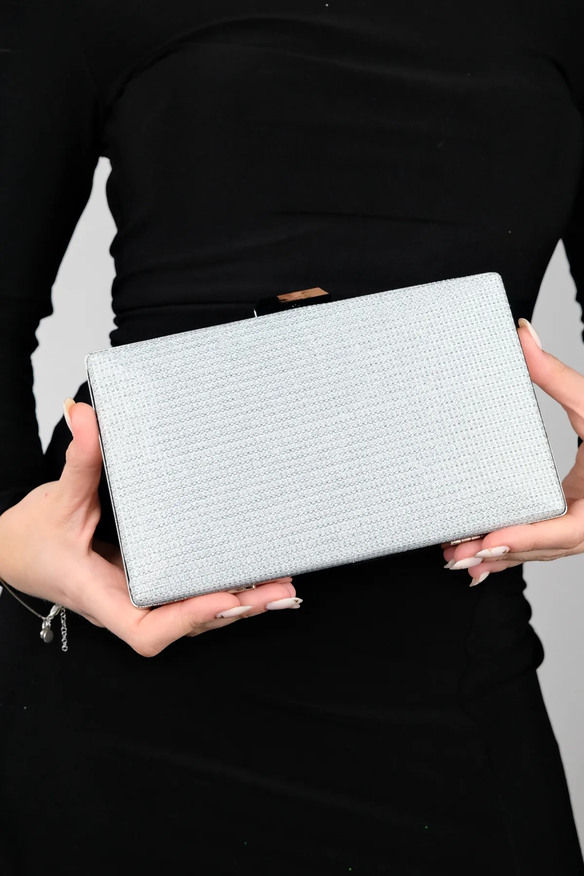 LuviShoes  Silberne Glitzer-Abendtasche für Damen