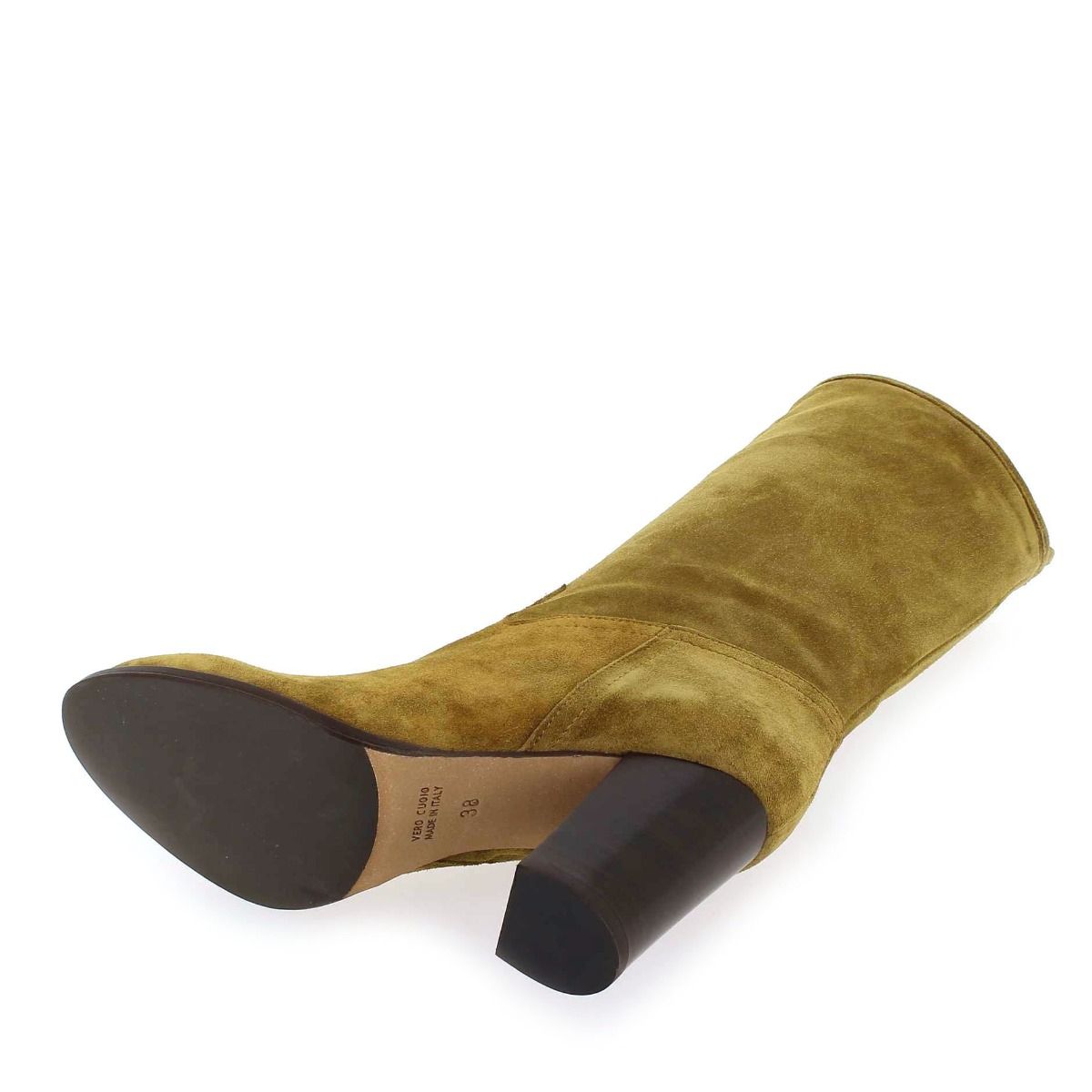 Julie Dee  EJ012  - Camel