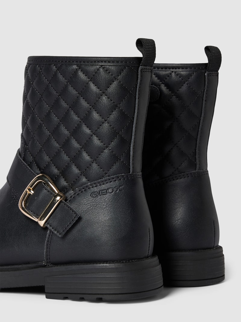 Stiefeletten mit Strukturmuster in schwarz
