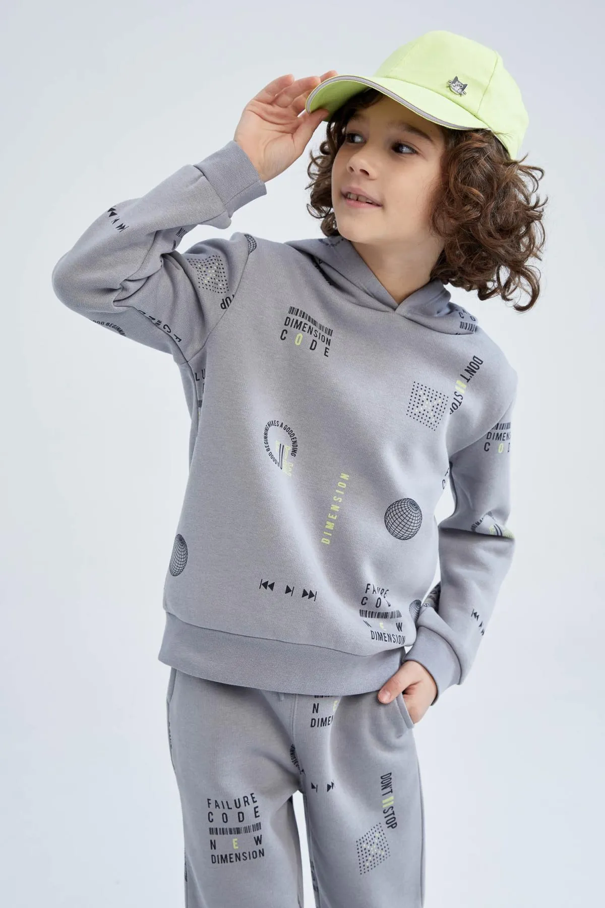 DeFacto  Dickes Kapuzen-Sweatshirt für Jungen in normaler Passform V3307a623sp