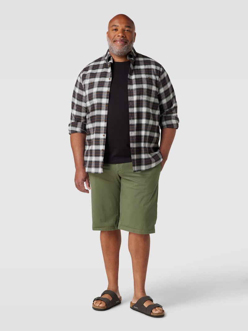PLUS SIZE Chinoshorts mit fixierten Beinumschlägen Modell 'BOWIE' in olivgrün