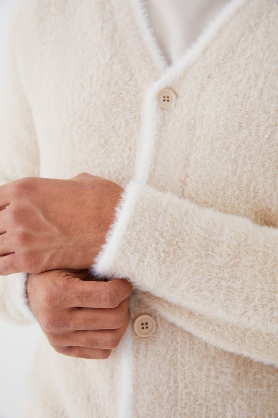 Lockerer flauschiger Cardigan