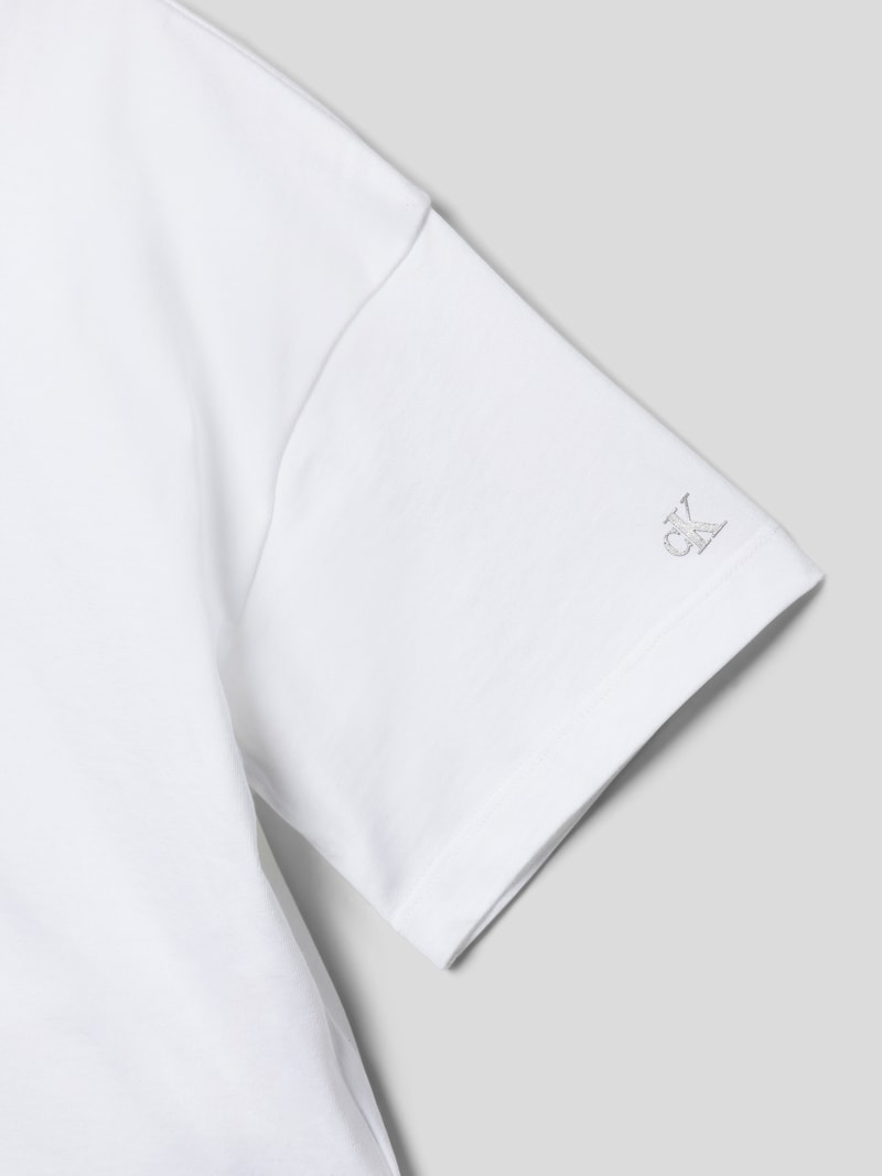 T-Shirt mit Label-Detail Modell 'STACK' in weiss