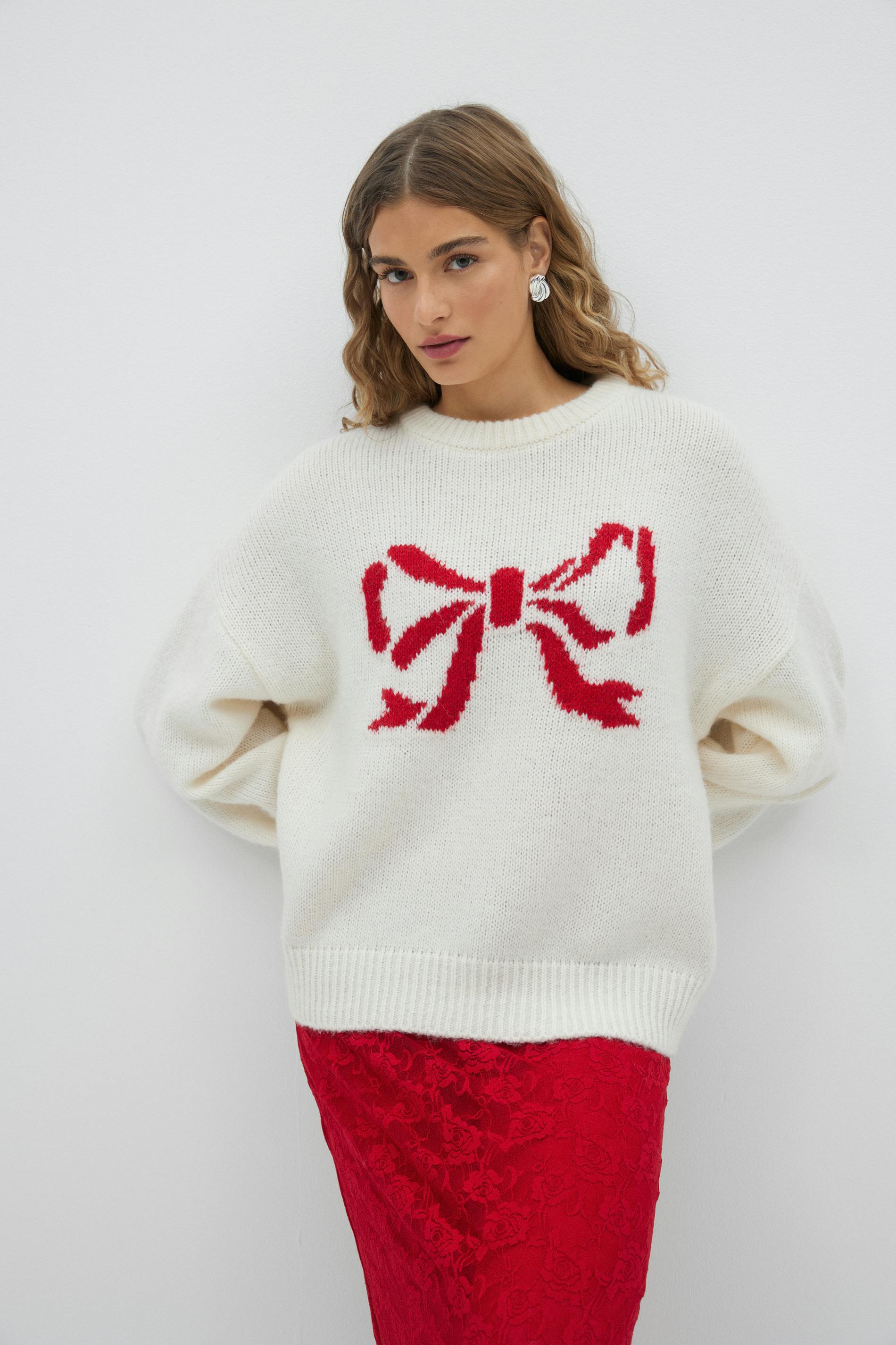 Knitted bow sweater