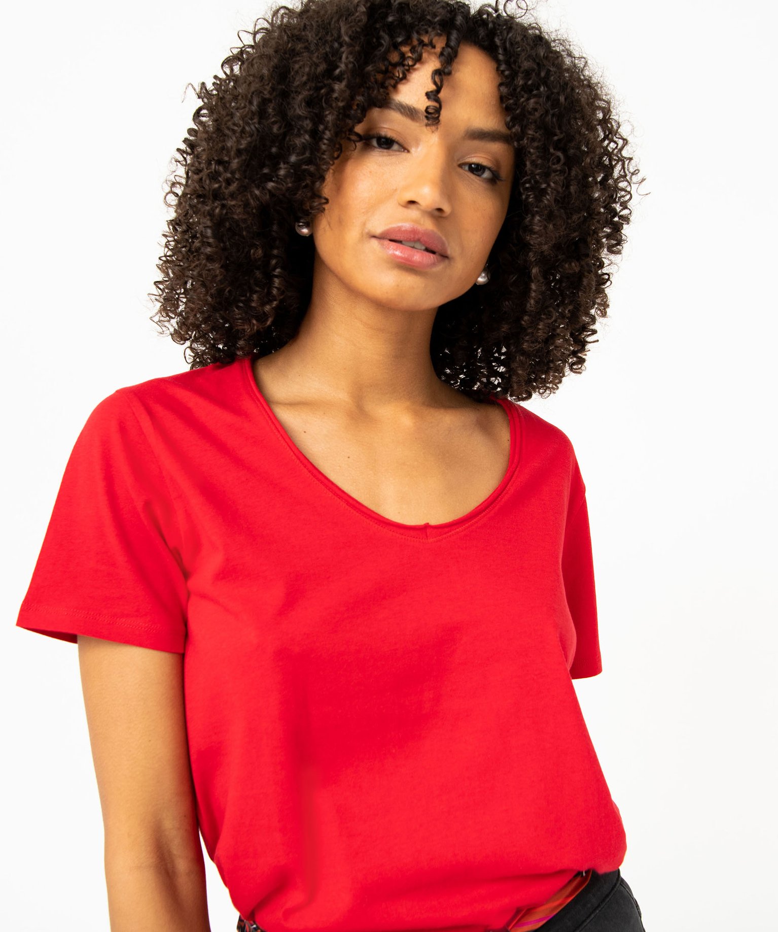 Tee-shirt femme à manches courtes avec col V roulotté rouge | GEMO
